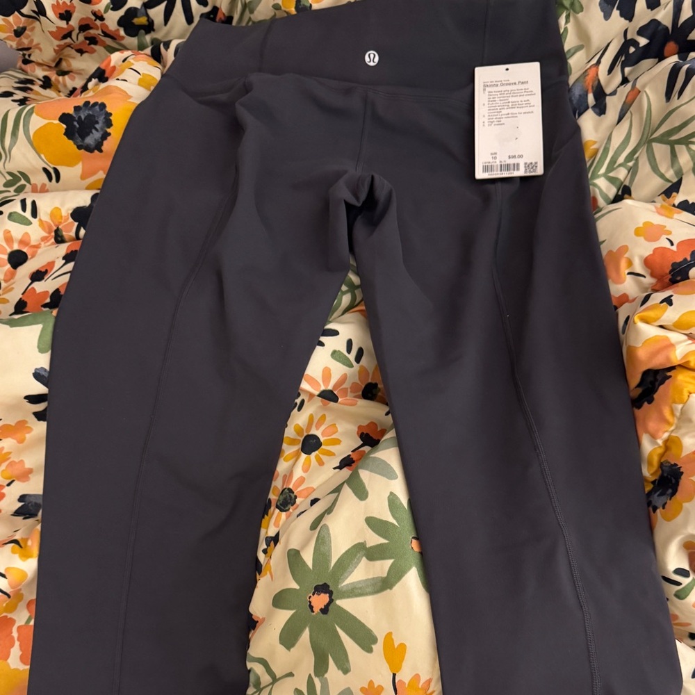 SOLD-lululemon athletica Black Leggings